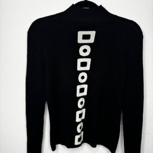 Laurel Vintage women's turtle neck Sweater with White Geometric Print